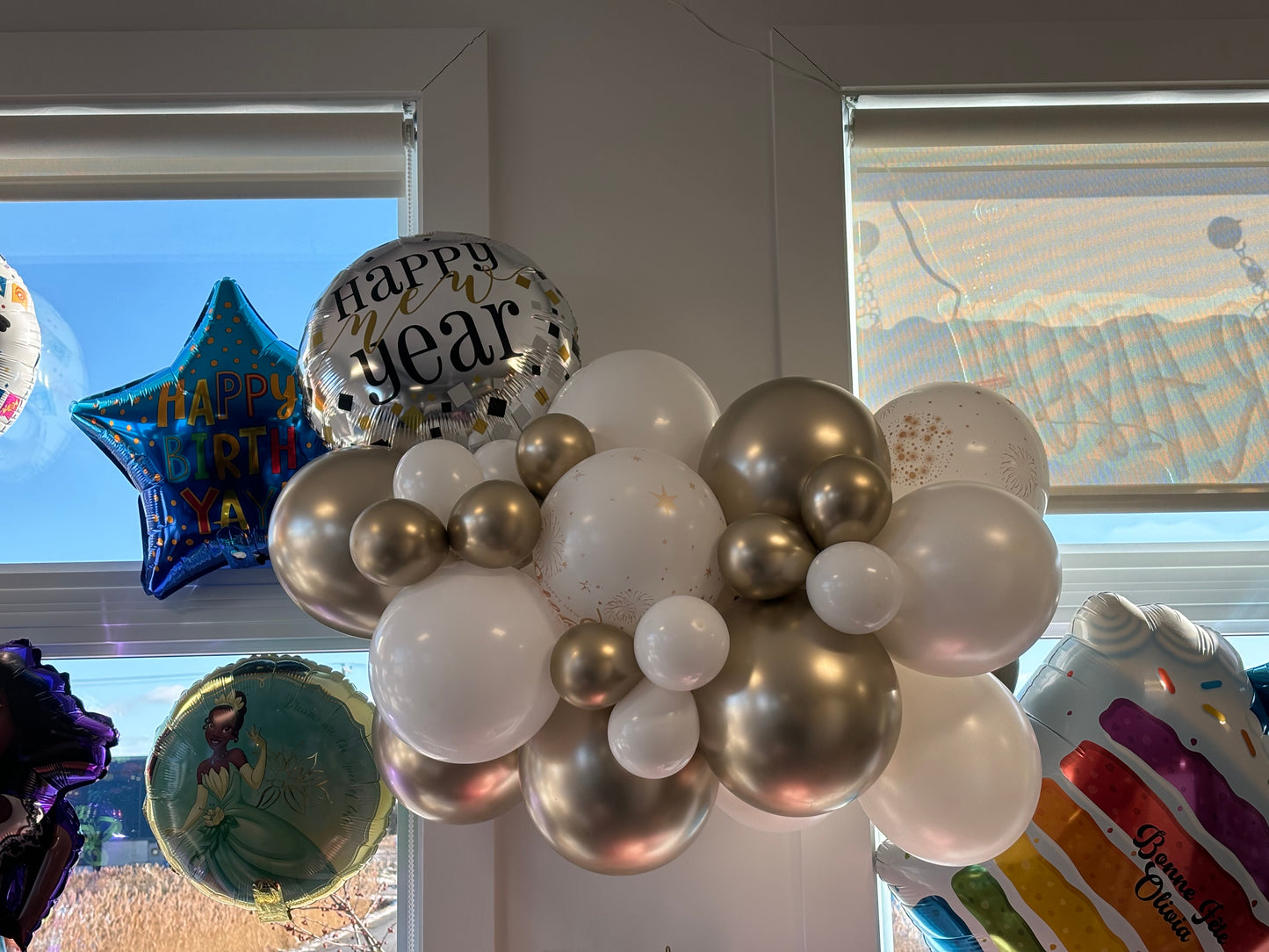 Holiday Balloon Garland