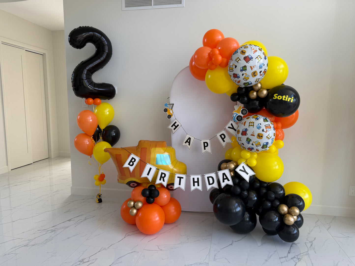 Balloon Garland and Backdrop
