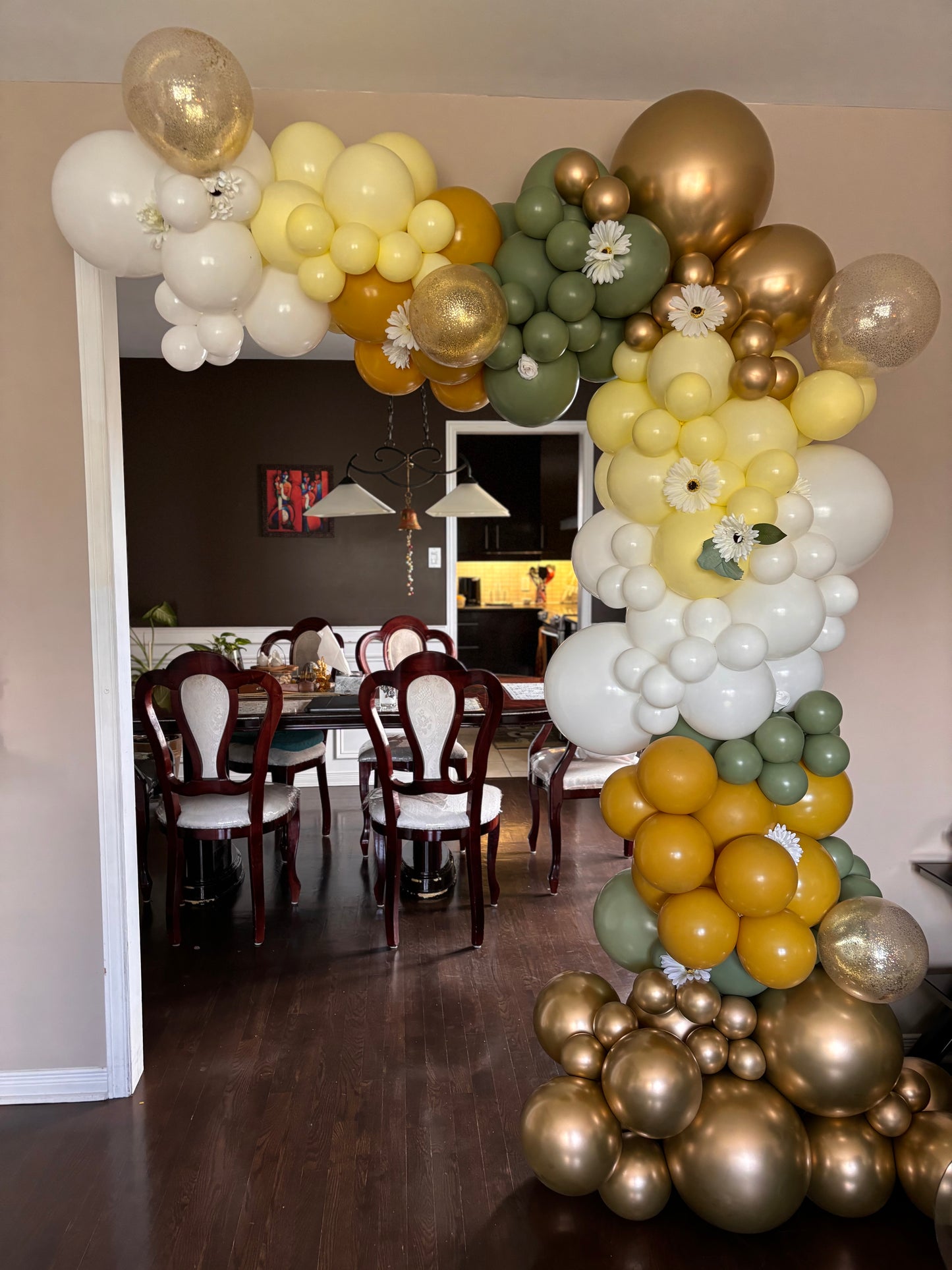 Personalized Organic Balloon Demi Arch