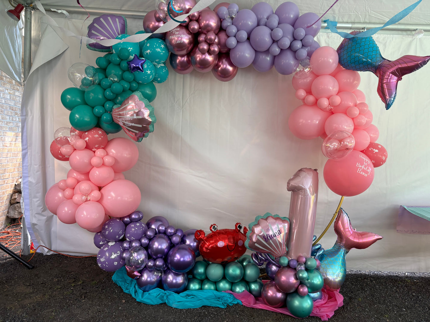 Elegant balloon Ring display