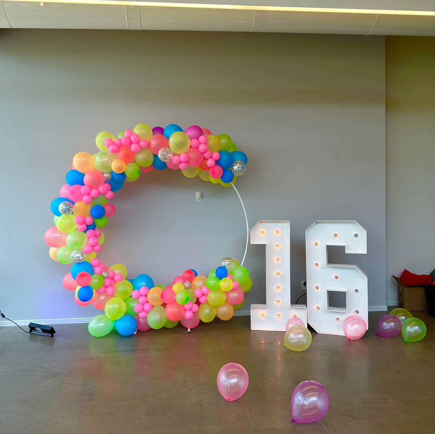 Elegant balloon Ring display