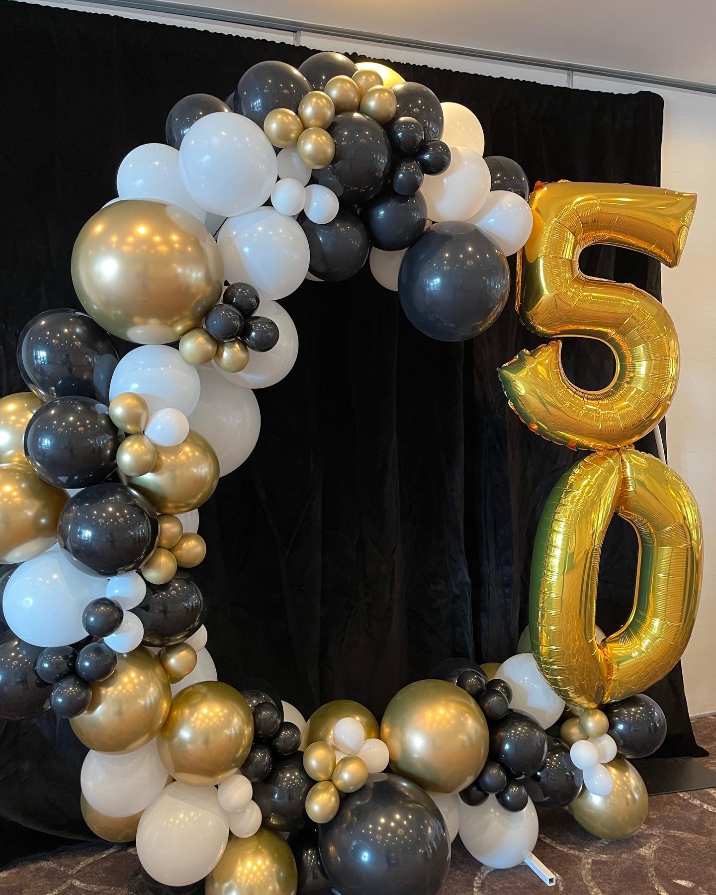 Elegant balloon Ring display