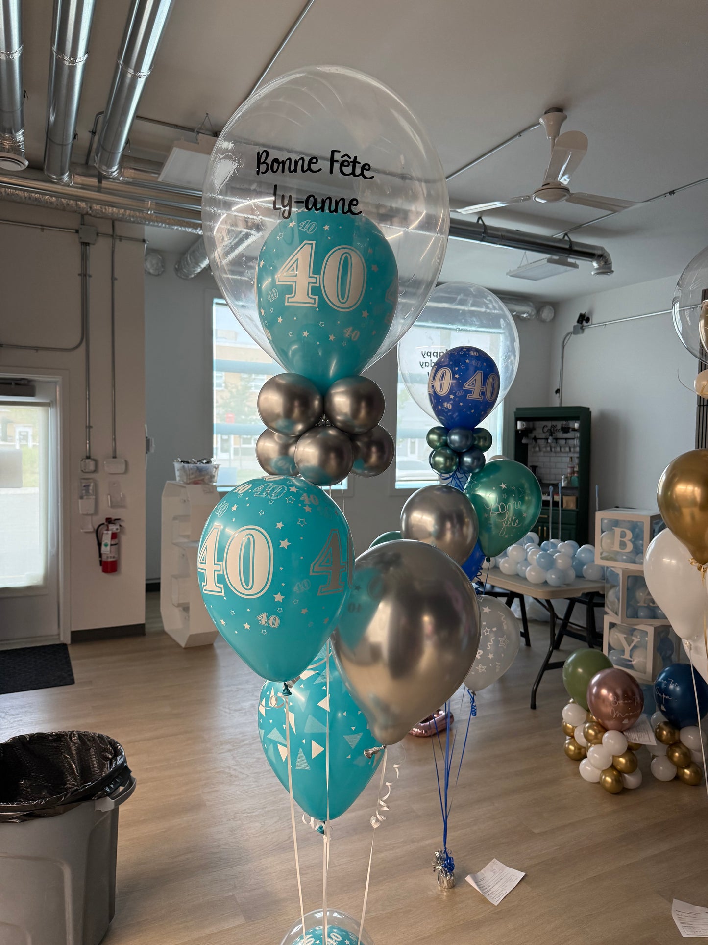Présentoir de table à ballons transparents