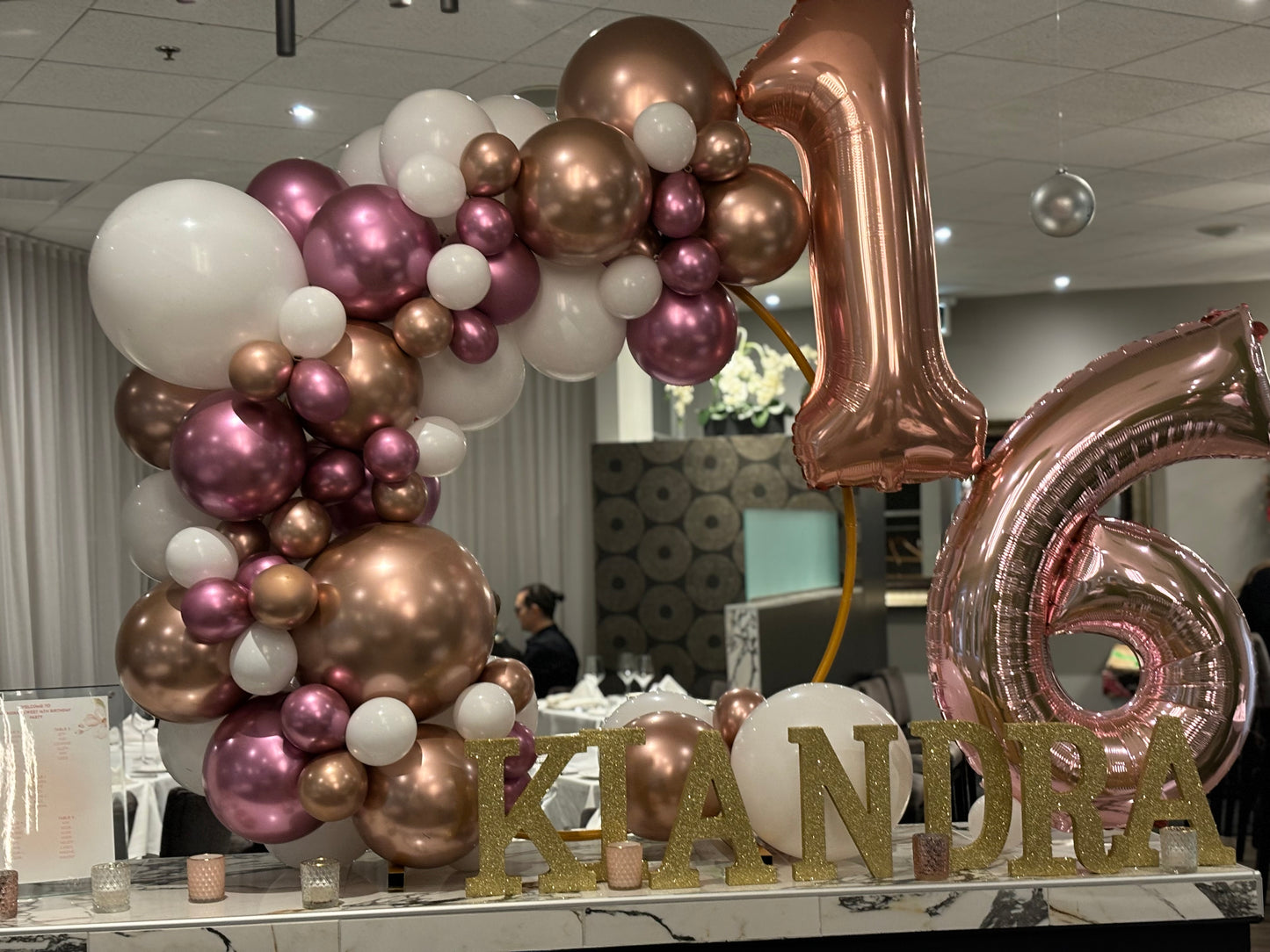 Elegant balloon Ring display