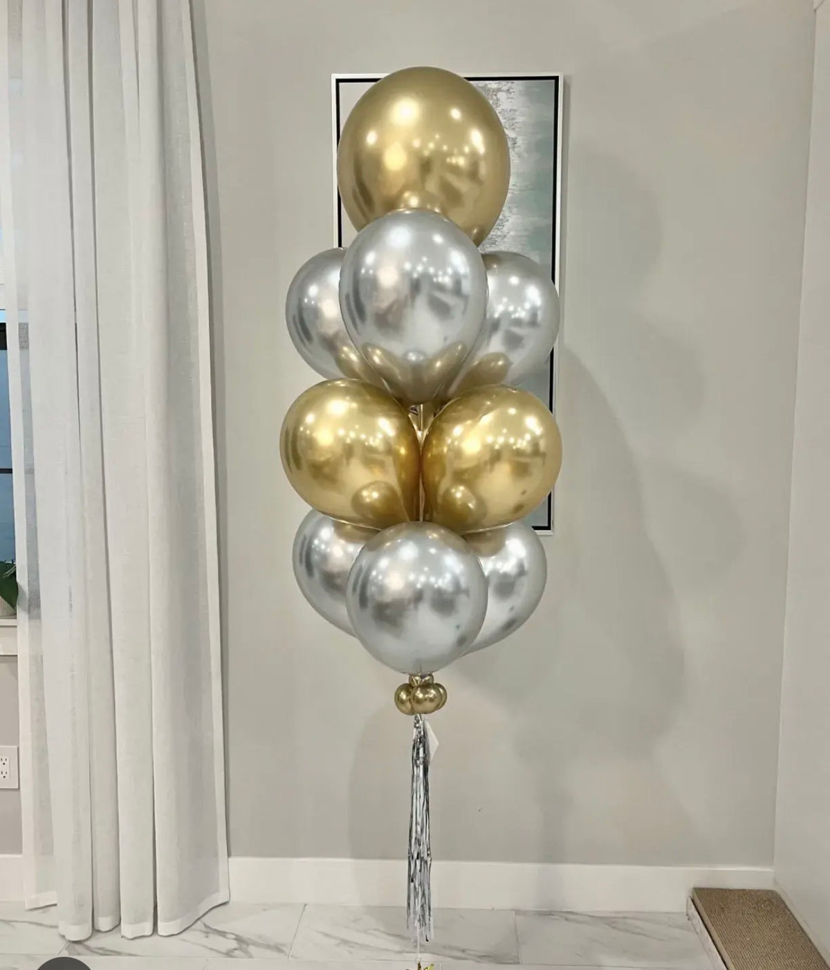Deluxe holiday balloon bouquet