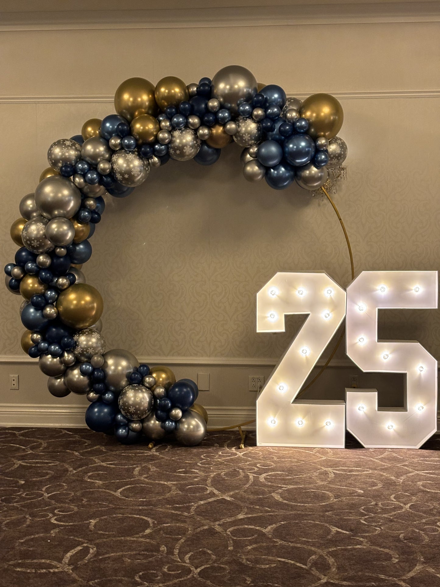 Elegant balloon Ring display