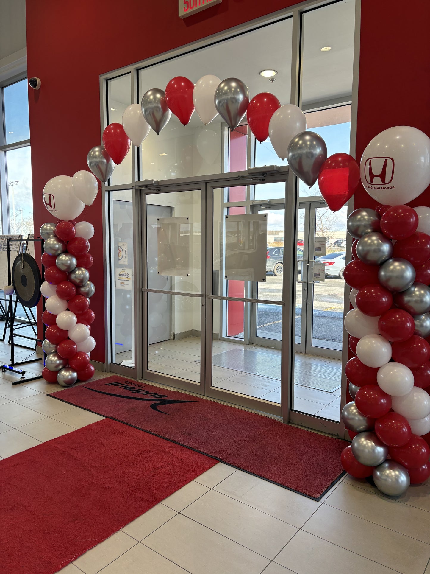 Stunning Pillar & Arch Balloon Combo