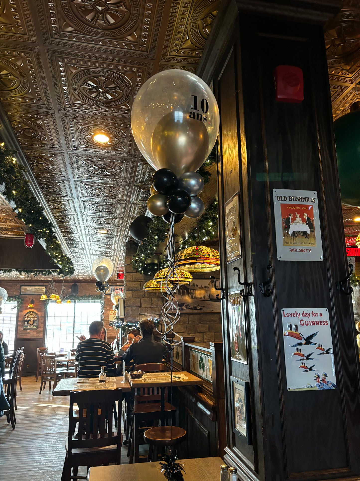 Clear Balloon table display