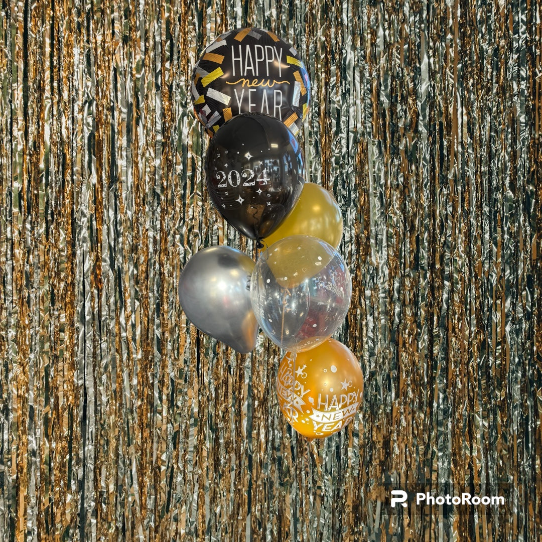 Elegant new years floor balloon display