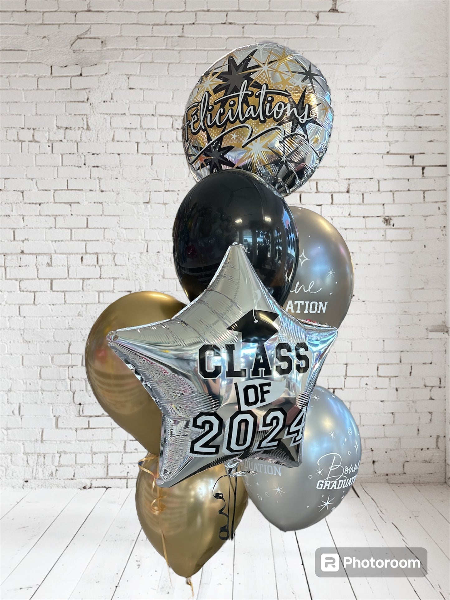 Simple Grad Balloon Display