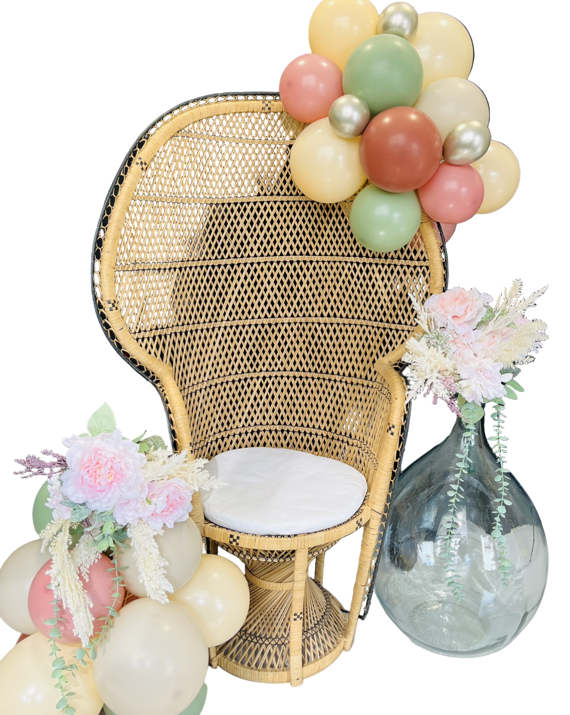 Peacock Chair Beige Rental / Chaise Emmanuel