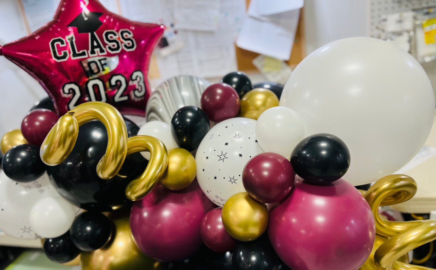 Grad Grab and Go Balloon Garland