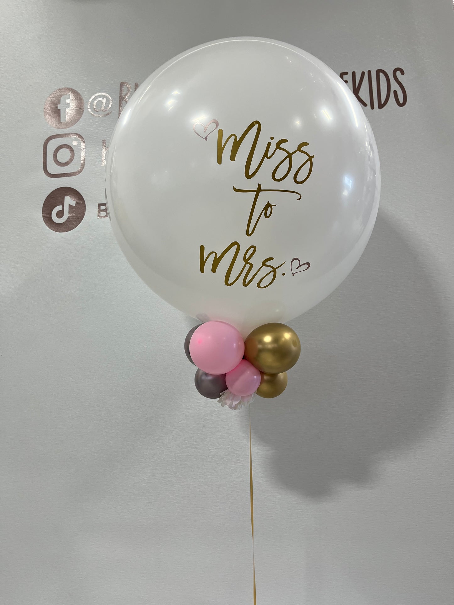 Oversized Bridal Balloon Bouquet