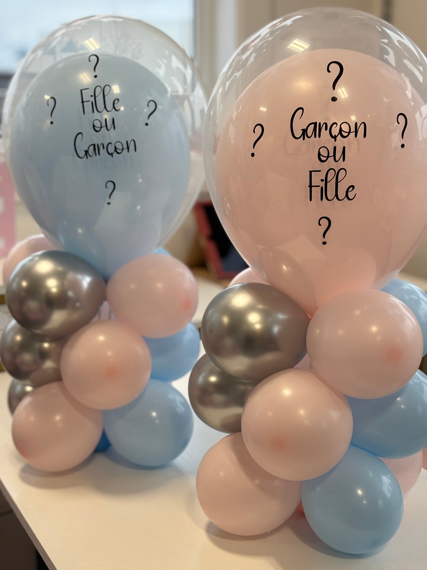 Centre de table avec ballons pour baby shower