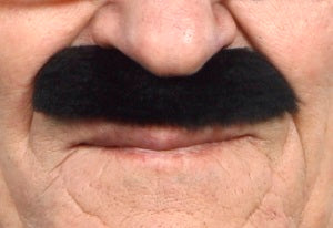 Moustache classique épaisse