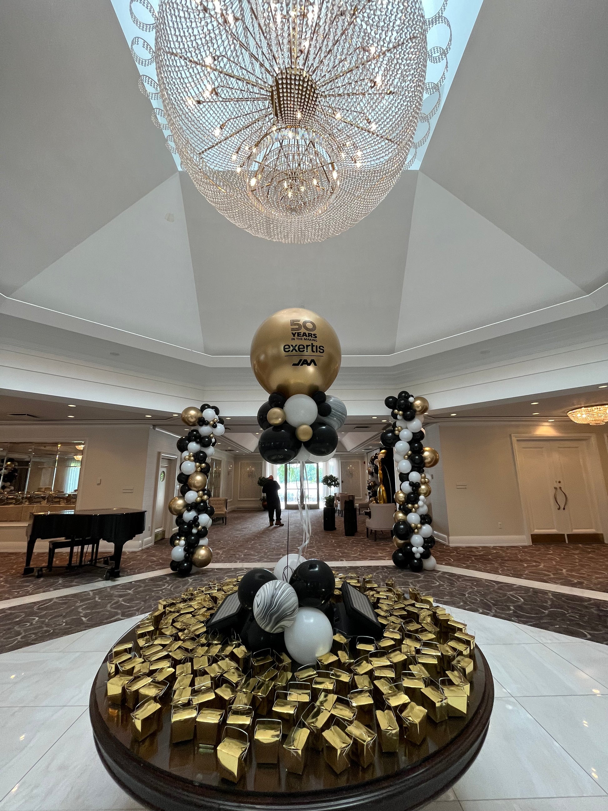 24 inch gold latex helium ballon for table display